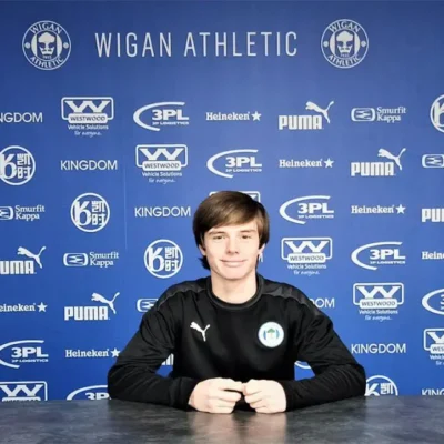 7 Elite Academy’s JP signs for League One frontrunners